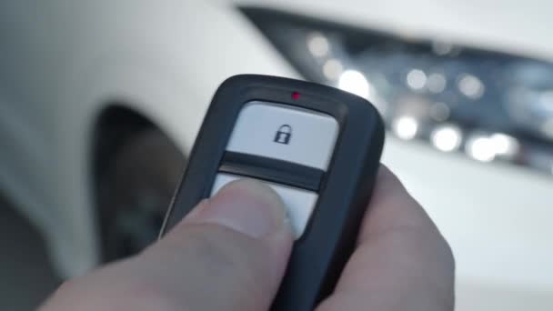 Autosleutel Afstandsbediening Het Vergrendelen Ontgrendelen Van Auto Door Auto Sleutel — Stockvideo