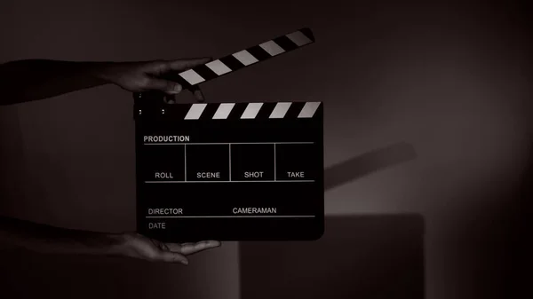 Blurry Images Movie Slate Clapper Board Hand Holds Empty Film — Stock Photo, Image