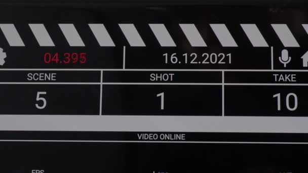 Digitaler Filmschiefer Filmklappbrett Schnittstelle Digitale Nummern Laufen Und Zählen Bevor — Stockvideo