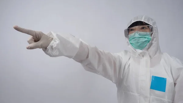 Dokter Ppe Pak Draagt Witte Medische Rubberen Handschoenen Een Heldere — Stockfoto