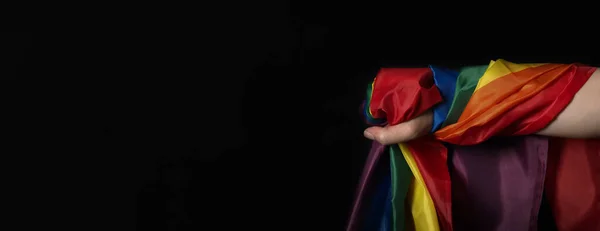 Hbtq Stolthet Flagga Svart Bakgrund Regnbågsflagga Gayhand Representera Symbol För — Stockfoto