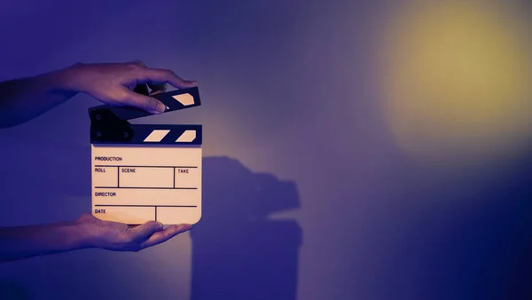 Movie Clapper Board Crew Hand Holding Plastic Wooden Film Slate — Stock Photo, Image