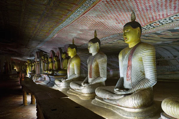 Buddhy v Dambulle skalní Jeskynní chrám, Srí lanka — Stock fotografie