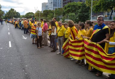 Katalan bağımsızlığı için insan zinciri