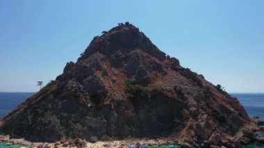 Adrasan Denizi, Türkiye 'deki Suluada Adası üzerinde uçan İHA, Türk Maldivleri olarak bilinen cennet, 4K