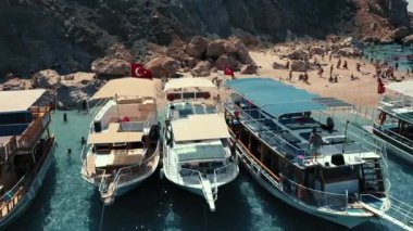 Adrasan Denizi, Türkiye 'deki Suluada Adası üzerinde uçan İHA, Türk Maldivleri olarak bilinen cennet, 4K