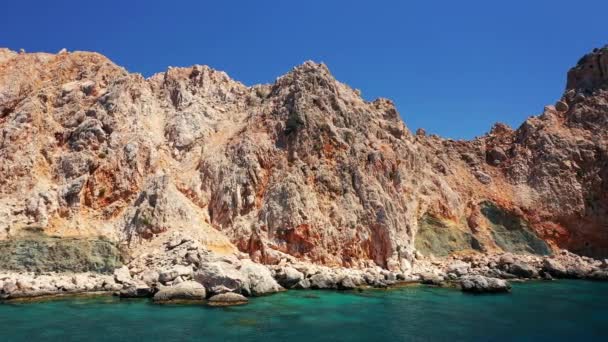 Drohnenflug über der Insel Suluada im türkischen Adrasan-Meer, einem Paradies, das als Türkische Malediven bekannt ist, 4K — Stockvideo