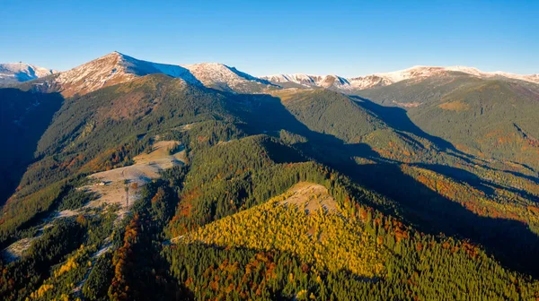 Осінь в горах, дивовижний пейзаж — стокове фото