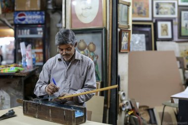 Hindistan sokak portreleri Haydarabad, Hindistan 'da. Hindistan sokak insanlarının fotoğraf çekimi. Kasım, 2020