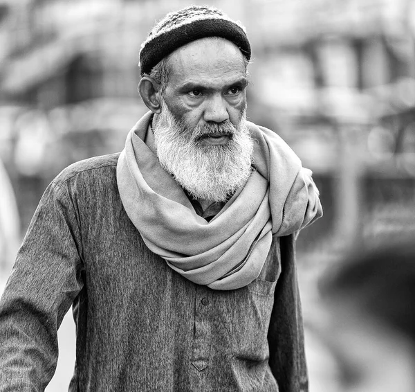 Hindistan sokak portreleri Haydarabad, Hindistan 'da. Hindistan sokak insanlarının fotoğraf çekimi. Kasım, 2020