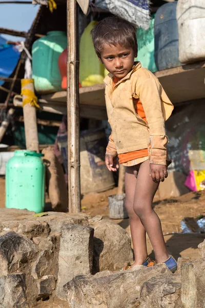 Hindistan sokak portreleri Haydarabad, Hindistan 'da. Hindistan sokak insanlarının fotoğraf çekimi. Kasım, 2020