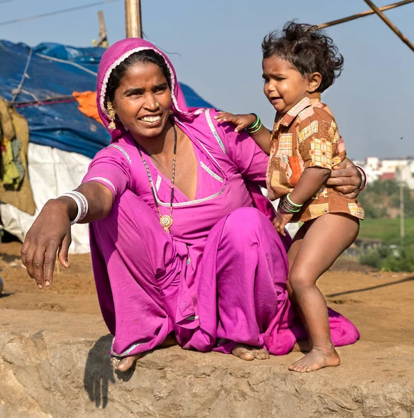 Hindistan sokak portreleri Haydarabad, Hindistan 'da. Hindistan sokak insanlarının fotoğraf çekimi. Kasım, 2020