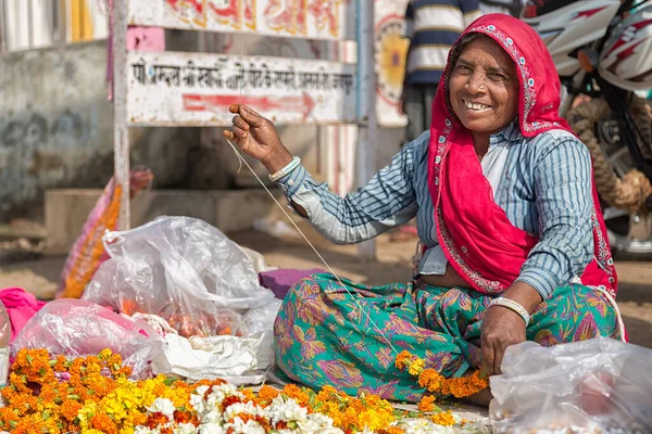 Hindistan sokak portreleri Haydarabad, Hindistan 'da. Hindistan sokak insanlarının fotoğraf çekimi. Kasım, 2020