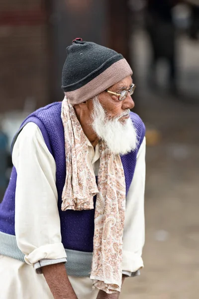 Hindistan sokak portreleri Haydarabad, Hindistan 'da. Hindistan sokak insanlarının fotoğraf çekimi. Kasım, 2020