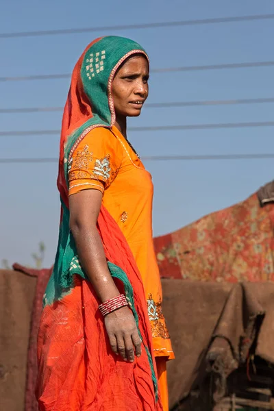 Hindistan sokak portreleri Haydarabad, Hindistan 'da. Hindistan sokak insanlarının fotoğraf çekimi. Kasım, 2020