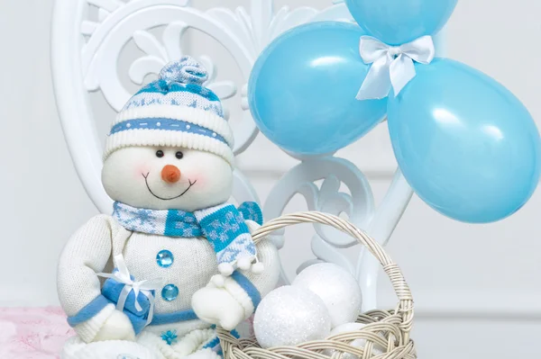 Décoration bonhomme de neige bleu pour le Nouvel An — Photo