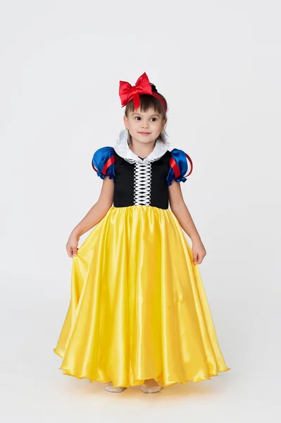 Menina no traje Branca de Neve — Fotografia de Stock