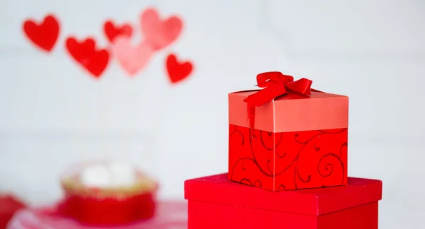 Hearts and present box — Stock Photo, Image