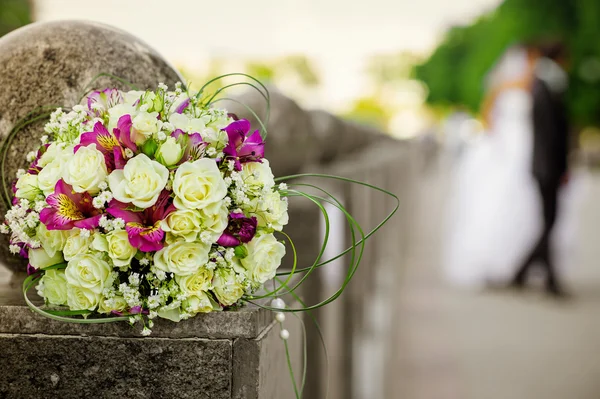 Casamento bouquet branco e rosa — Fotografia de Stock