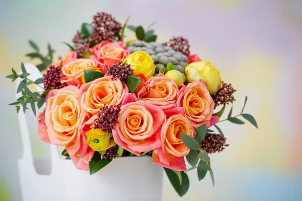 Fechar-se de buquê de flores delicadas — Fotografia de Stock