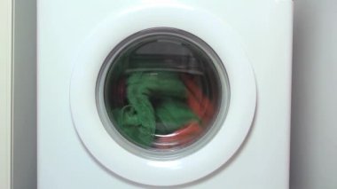 Çamaşır makinesi.