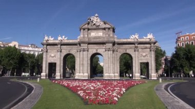 Puerta de alcala açık 60