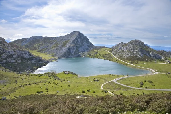 Asturias gölde ENOL — Stok fotoğraf