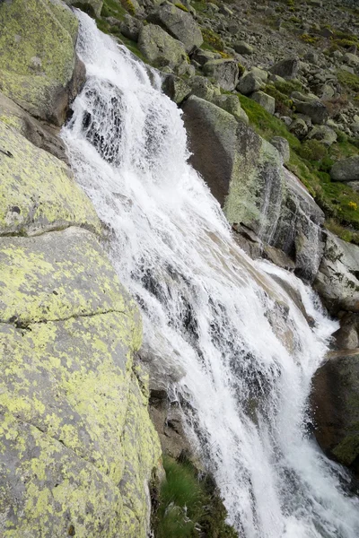 Kaskada w gredos — Zdjęcie stockowe