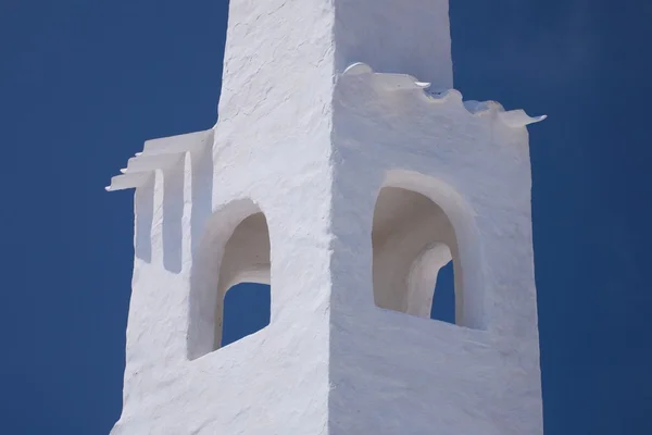 Ventanas en torre blanca — Foto de Stock