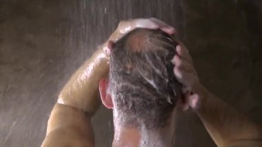 adam 60 saç yıkama