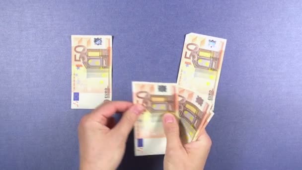 Раздача банкнот в 50 евро — стоковое видео