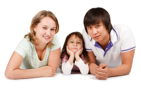 Lässiges Porträt einer gesunden, attraktiven jungen Familie — Stockfoto