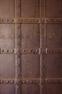 eski metal perçin ile yapı