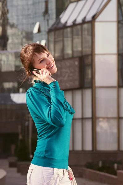 Retrato de una linda mujer de negocios — Foto de Stock