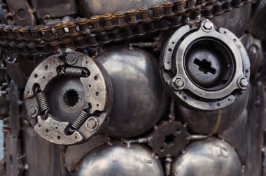 metal Dişliler, Araba, Oto, moto. El Sanatları üzerinden kullanılan metal sanat