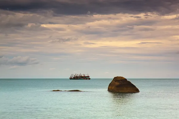 Navios de pesca em Andaman sea Tailândia — Fotografia de Stock