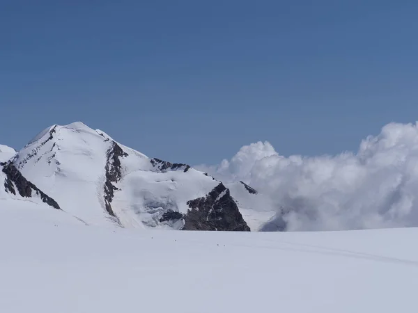 スイスのカントン・ヴァレーにあるキャスター山 — ストック写真