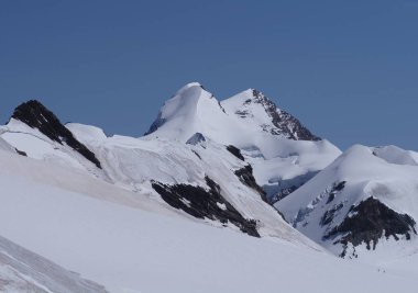 İsviçre 'de Lyskamm zirveleri olan Breithorn platosundan Panorama