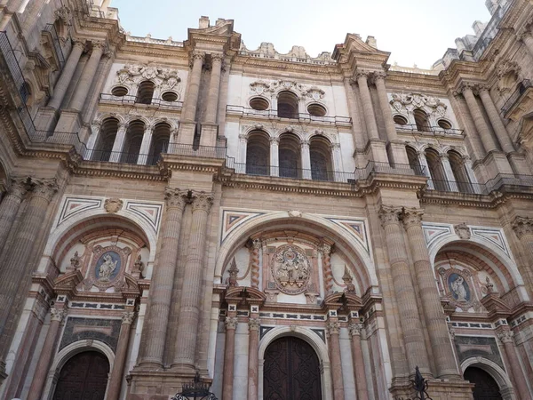 Elevazione della cattedrale nella città di Malaga in Spagna — Foto Stock