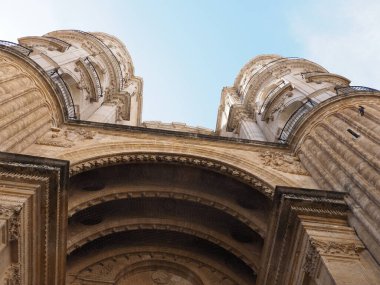 İspanya 'nın Malaga şehrindeki enkarnasyon katedraline giriş