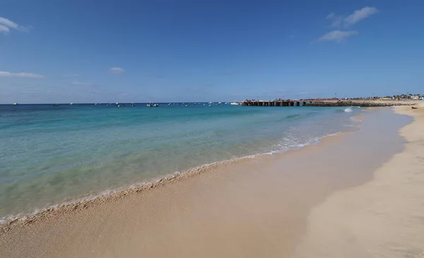 Praia Com Barcos Pesca Oceano Atlântico Cidade Africana Santa Maria — Fotografia de Stock