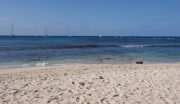 Sandy Beach Boats Atlantic Ocean African Santa Maria Town Sal — 스톡 사진