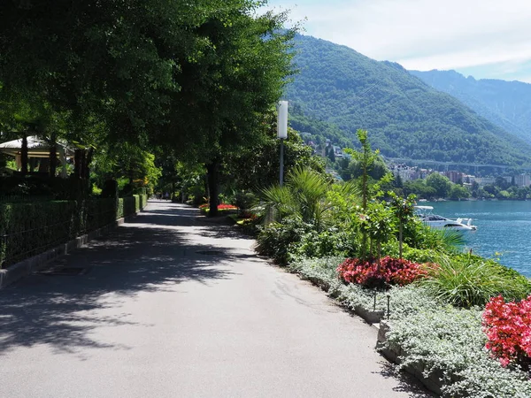 Promenada w mieście Montreux w Szwajcarii — Zdjęcie stockowe
