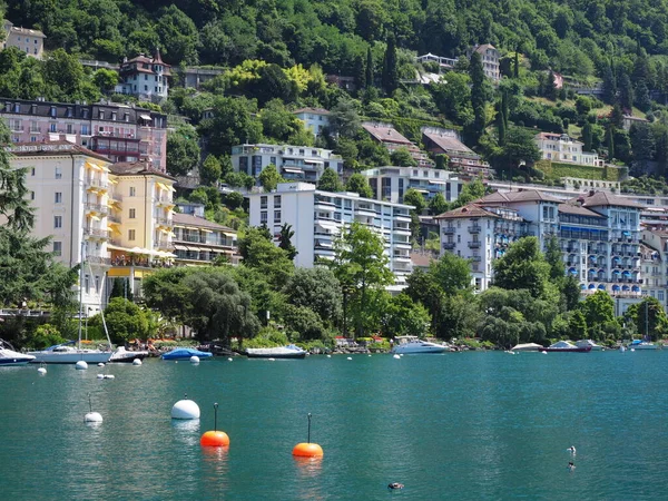 Hotely u Ženevského jezera a Montreux ve Švýcarsku — Stock fotografie
