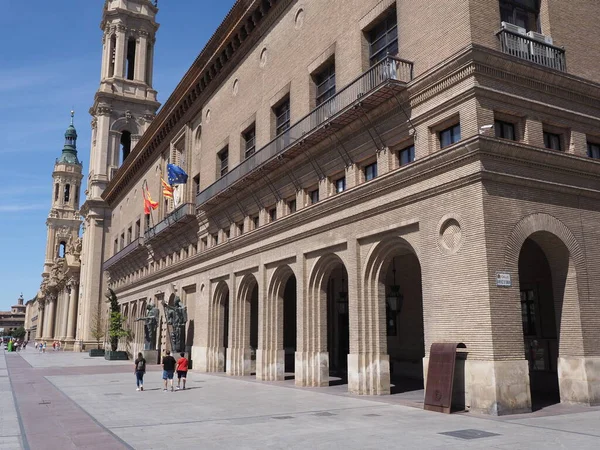 Câmara Municipal e Catedral Nossa Senhora do Pilar Saragossa em Espanha — Fotografia de Stock