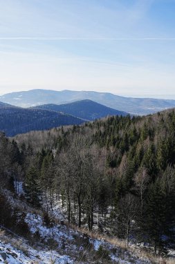 Bielsko-Biala, Polonya yakınlarındaki Batı Karpatlar 'ı terk et - dikey