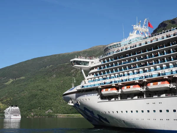 Flam Norway July 2019 Giant Liner Sapphire Princess Cruises Sogn — 图库照片