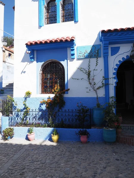 Facade Moroccan Alley African Chefchaouen City Morocco Clear Blue Sky — Stockfoto