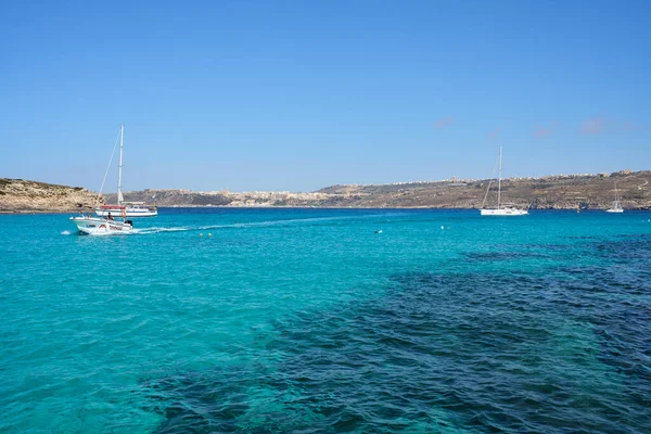Comino Malta Mayo 2022 Barcos Laguna Azul Isla Europea Cielo — Foto de Stock