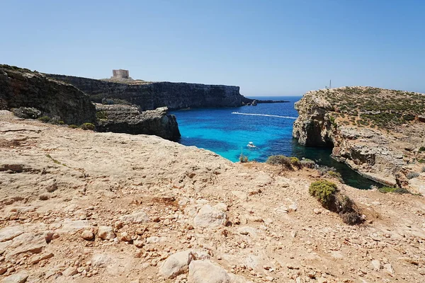 Laguna Cristalina Escénica Isla Europea Comino Malta Cielo Azul Claro — Foto de Stock